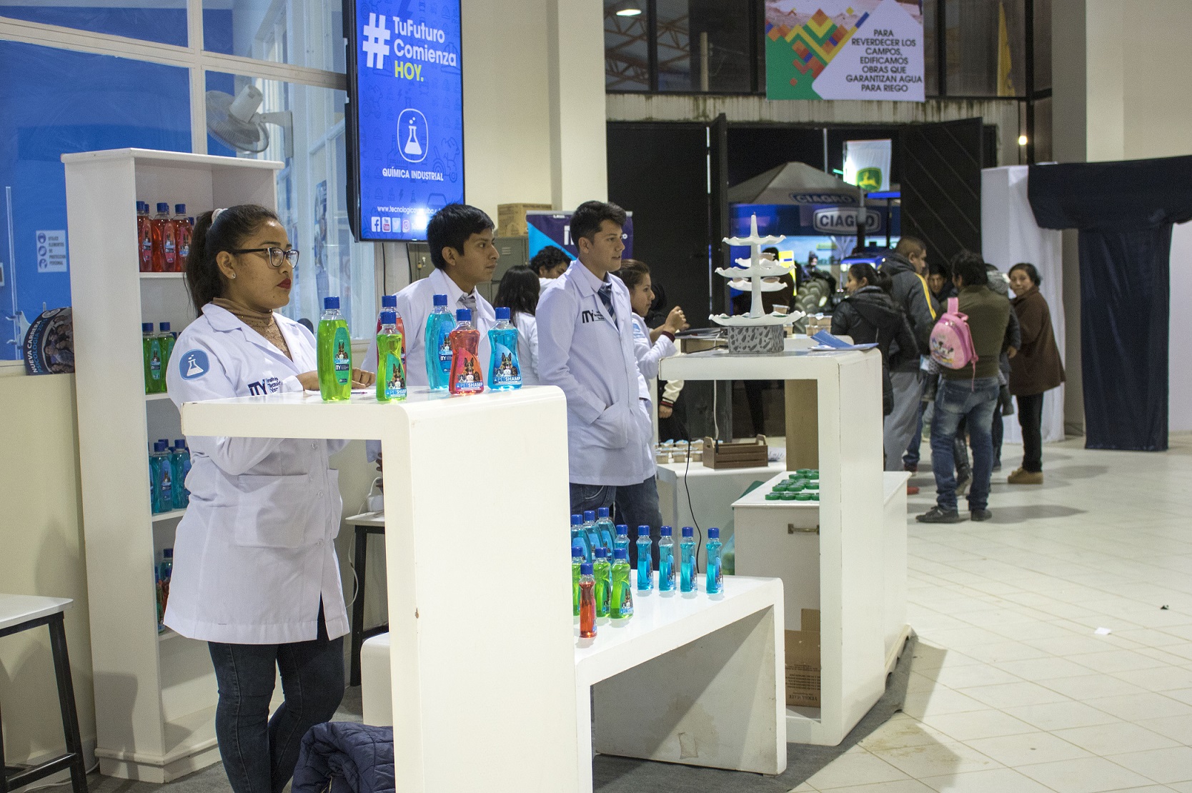 Estudiantes del Tecnológico elaboran productos de alta calidad para el mercado. Estudiantes del Tecnológico elaboran productos de alta calidad para el mercado.