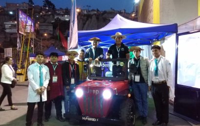 El Ministro de Educación Edgar Pary visitó los Stand de los proyectos que representan al Chaco