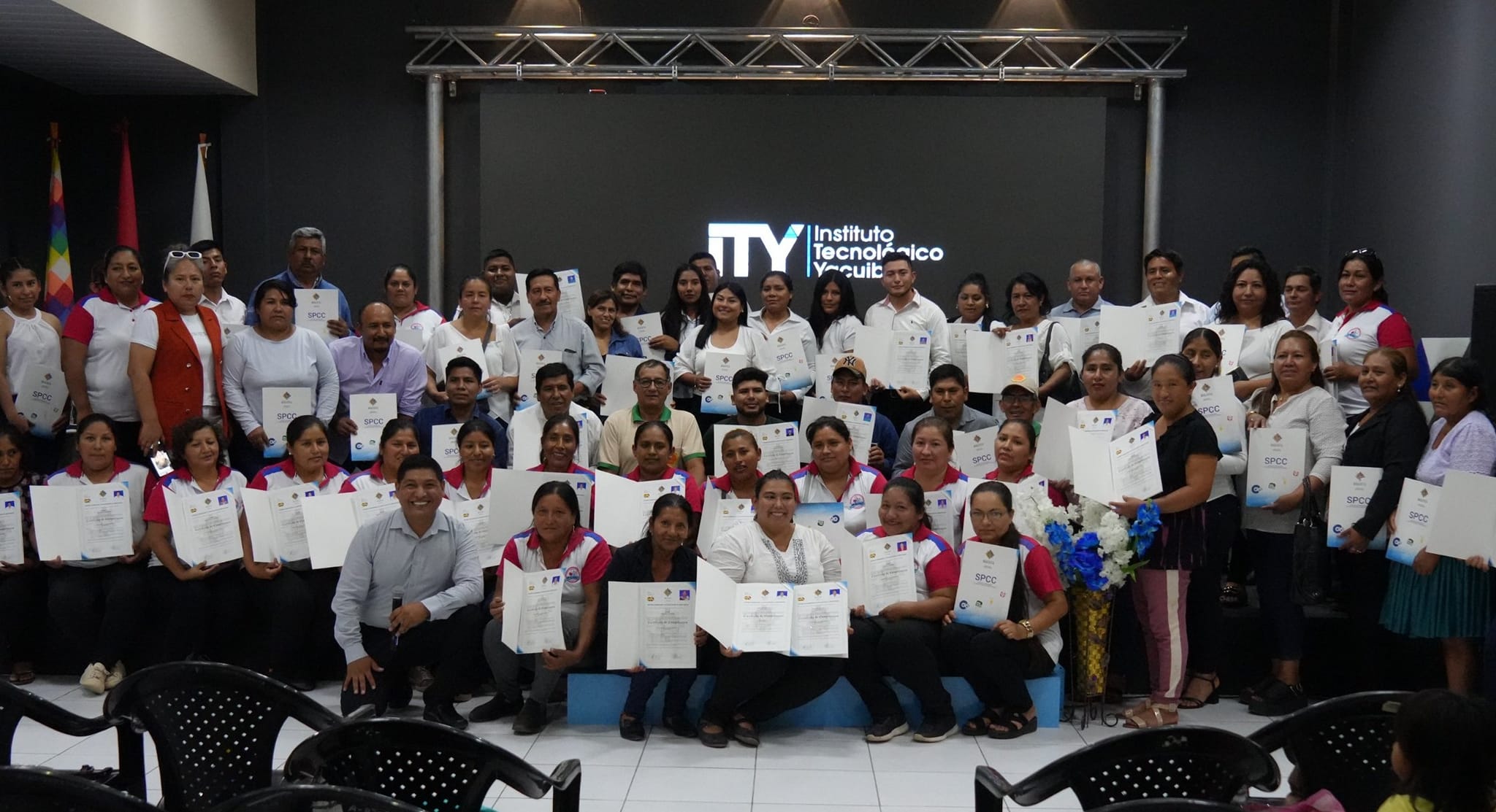 Ministerio de Educación entrega a más 150 personas su certificación por competencia
