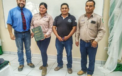 Nuestras felicitaciones a los estudiantes que lograron aprobar su defensa de grado