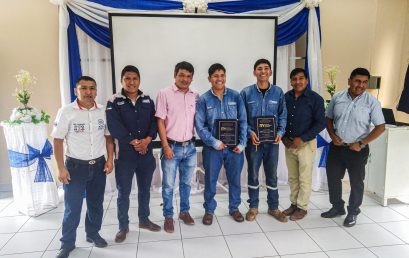 Queremos expresar nuestras felicitaciones a los estudiantes de la carrera de Mecánica Automotriz